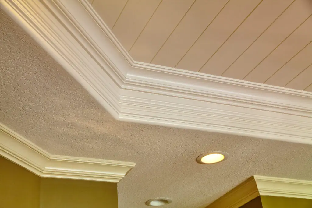 How to Clean Ceiling Molding and Trim? The Secret to a Detailed Home