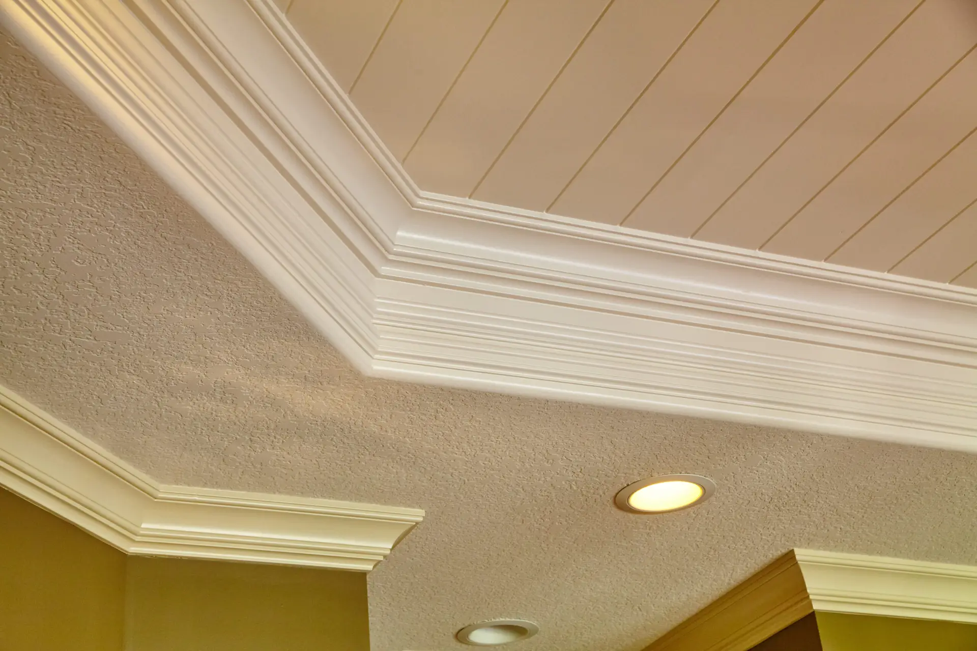 Clean Ceiling Molding and Trim